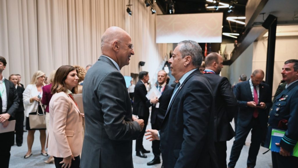 Δένδιας: Συναντήθηκε με τον Κύπριο ομόλογό του στην Κοπεγχάγη