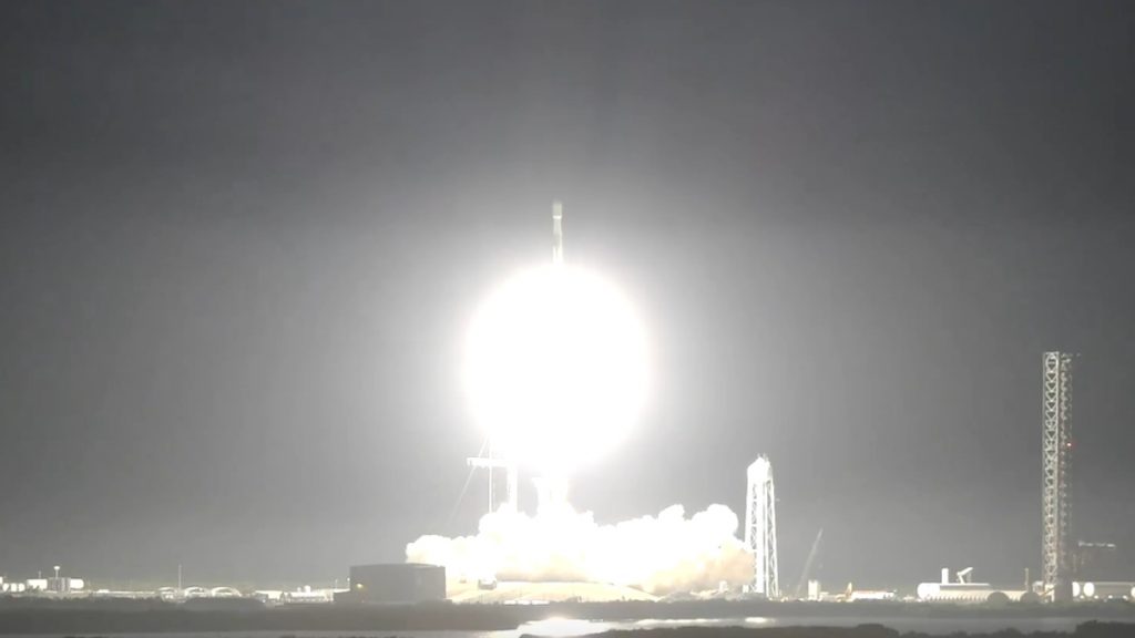 Η SpaceX εκτόξευσε ένα αμερικανικό διαστημικό μη επανδρωμένο στρατιωτικό αεροσκάφος (βίντεο)