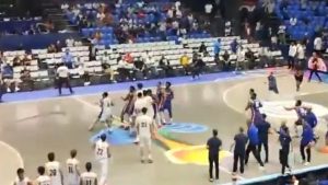 FIBA AmeriCup: Αδιανόητο ξύλο στο Αργεντινή – Δομινικανή Δημοκρατία, μάχες σώμα με σώμα στο κέντρο του γηπέδου (Βίντεο)