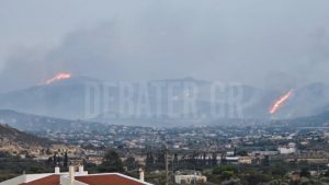 Φωτιά στην Κερατέα: Σε άμεση ετοιμότητα το Λιμενικό Σώμα με 3 σκάφη στην Παλαιά Φώκαια