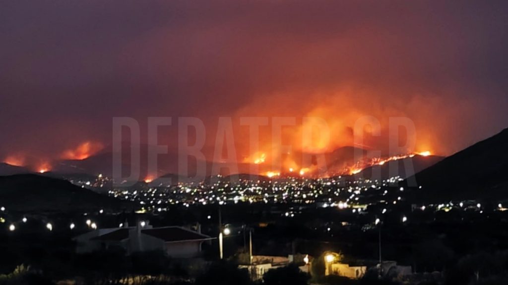 Φωτιά στην Ανατολική Αττική: Πύρινη «κόλαση» και μάχη με τις φλόγες – Νεκρός ένας ηλικιωμένος στο Τογάνι Κερατέας