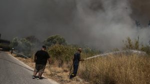 ΕΟΔΥ: Οδηγίες προστασίας κατά τη διάρκεια καθαρισμών μετά από πυρκαγιές