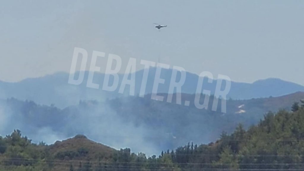 Φωτιά στην Ρόδο: Καίει κοντά στην κοιλάδα με τις πεταλούδες – Στην μάχη εναέρια μέσα (Εικόνες)