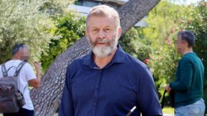 Απόστολος Γκλέτσος: Κάνει τις διακοπές του στη Μύκονο – Στο πλευρό του η Ιζαμπέλα Αρβανίτη