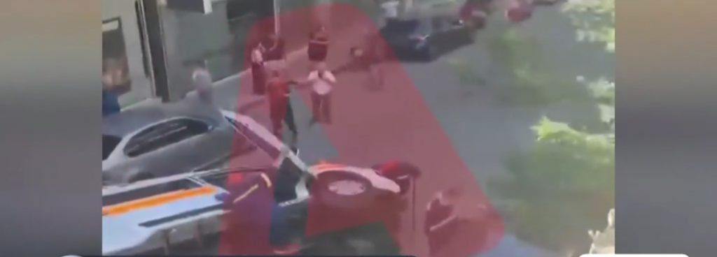 Βίντεο – σοκ από το τροχαίο στο Γουδί: Η στιγμή που τουμπάρει το ασθενοφόρο