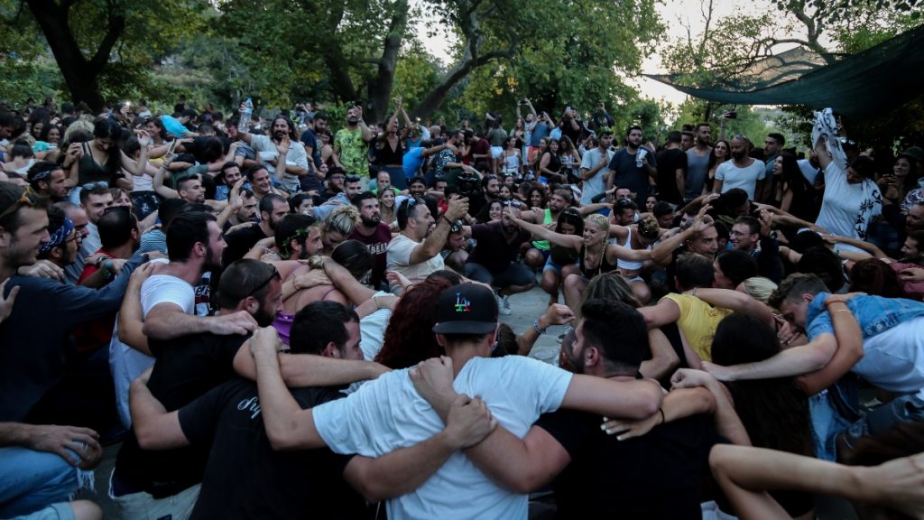 Ικαρία: Ακυρώνονται μαζικά τα πανηγύρια – Η σοκαριστική είδηση πίσω από την απόφαση