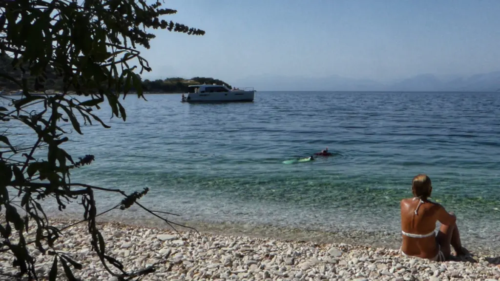 Καιρός σήμερα: Ανεβαίνει η θερμοκρασία, “πέφτουν” οι άνεμοι – Η πρόγνωση της ΕΜΥ