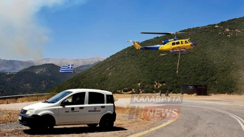 Καλάβρυτα: Καλύτερη η εικόνα της φωτιάς στο Λιβάρτζι – Μακριά από οικισμούς οι φλόγες