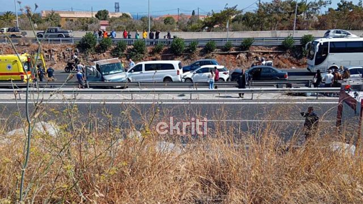 Ηράκλειο: Καραμπόλα τεσσάρων οχημάτων στον ΒΟΑΚ με έναν τραυματία – Στο “κόκκινο” η κυκλοφορία (φωτογραφίες)