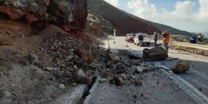 Σαντορίνη: Κατολίσθηση στο Ημεροβίγλι – Αποκαταστάθηκαν άμεσα οι ζημιές (Εικόνες)