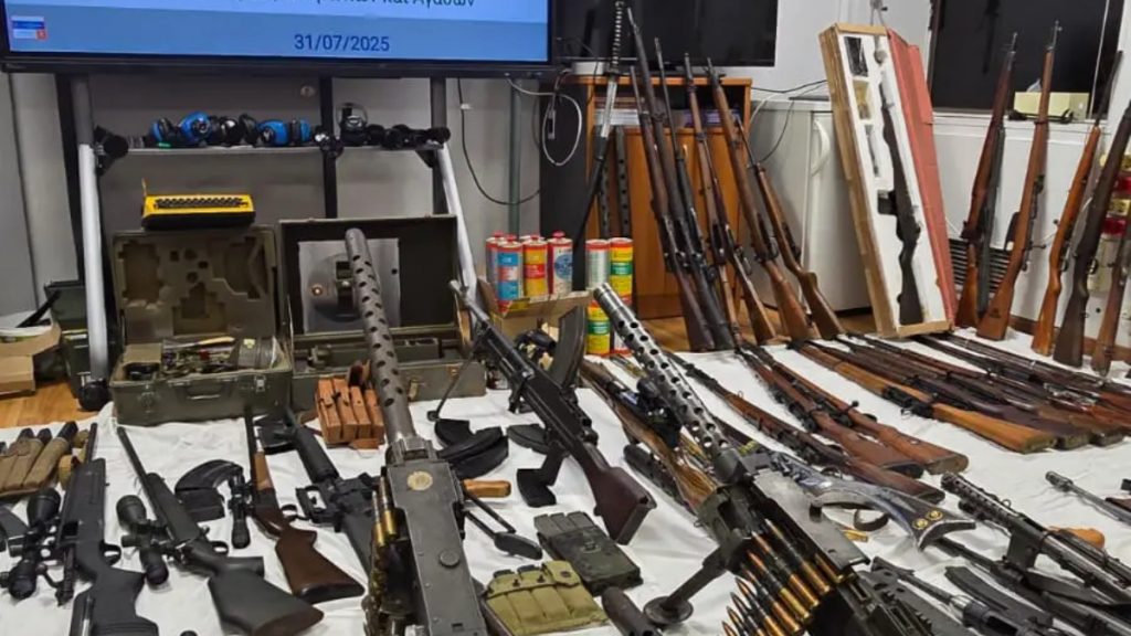 Κιάτο: Βίντεο και εικόνα από το οπλοστάσιο του απόστρατου της πολεμικής αεροπορίας – Περισσότερα από 15.000 φυσίγγια