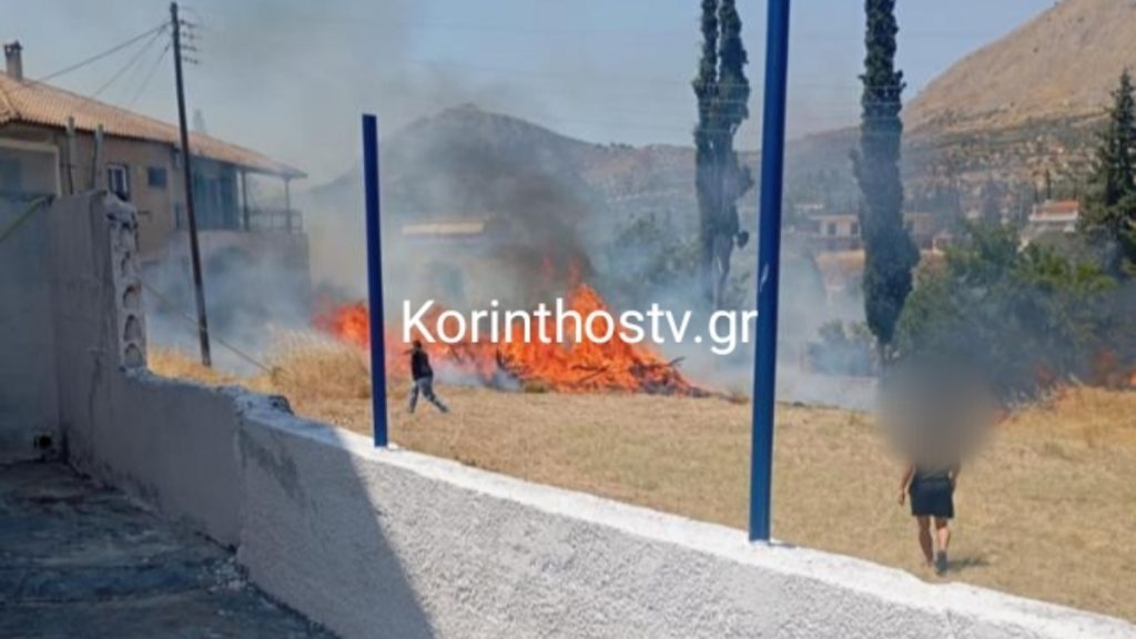 Πυρκαγιά στον Σολομό Κορινθίας – Καίει δίπλα σε σπίτια (φωτογραφίες+βίντεο)