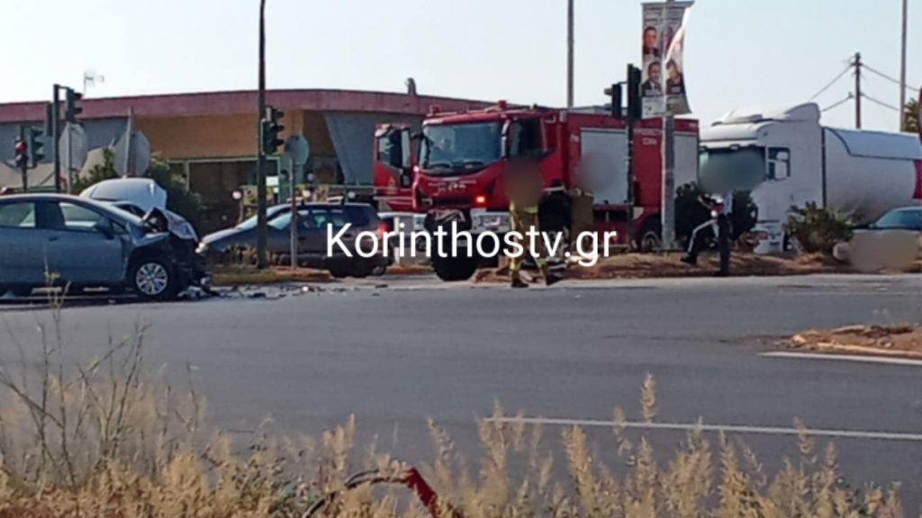 Κόρινθος: Τροχαίο στα φανάρια του Ισθμού – Δείτε εικόνες και βίντεο