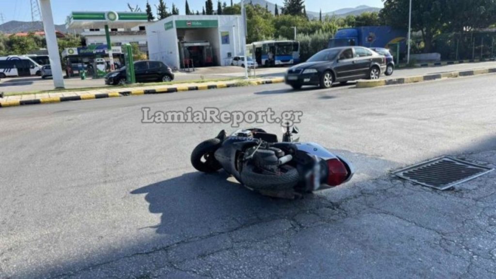 Λαμία: Σοβαρό τροχαίο με 84χρονη οδηγό που παρέσυρε μοτοσικλετιστή