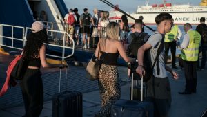 Κίνηση: Ουρές χιλιομέτρων σε λιμάνια και δρόμους – Με πληρότητα 100% φεύγουν τα πλοία