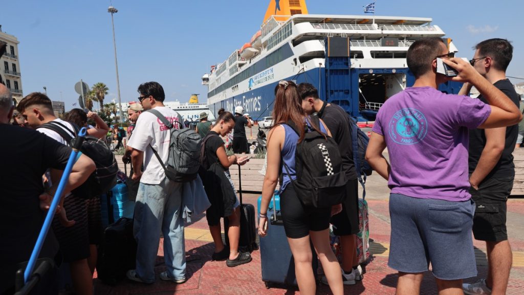 Δίχως προβλήματα σήμερα τα ακτοπλοϊκά δρομολόγια από τα λιμάνια της Αττικής