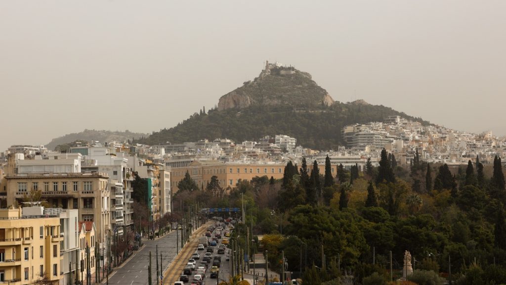 Σε συναγερμό ο δήμος Αθηναίων για τον αυξημένο κίνδυνο πυρκαγιάς – Κλείνει προληπτικά ο Λυκαβηττός από τα μεσάνυχτα