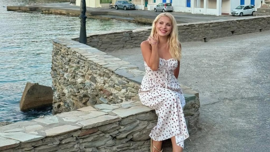 Ελένη Μενεγάκη: Έκανε unfollow την Φαίη Σκορδά και τον Νίκο Μουτσινά στα social media – Τι συνέβη