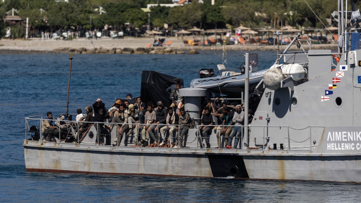 Τρεις επιχειρήσεις διάσωσης σε Γαύδο και Καλαμάτα – Εντοπίστηκαν 165 μετανάστες μέσα σε ένα 24ωρο