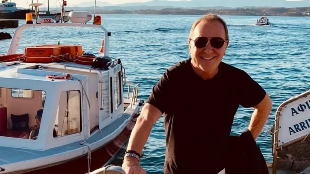 Μάικλ Κορς: Ο διάσημος σχεδιαστής μόδας επέλεξε την Ελλάδα για τις καλοκαιρινές του διακοπές (pics)