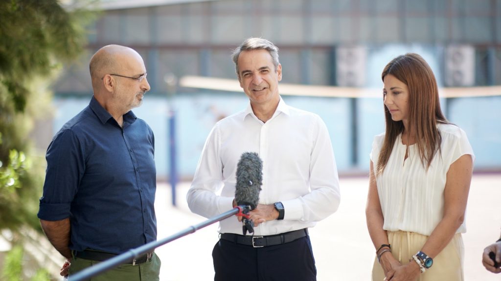 Κυριάκος Μητσοτάκης: Επισκέφθηκε το 3ο Γυμνάσιο Ζωγράφου – “Έως τις αρχές Σεπτεμβρίου θα έχουν ανακαινιστεί 431 σχολεία”