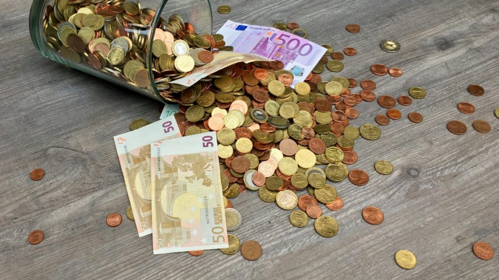 3 ζώδια που θα ευνοηθούν στα οικονομικά τους τον Αύγουστο του 2025 – Θα κάνουν σημαντικές επενδύσεις