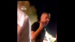 Καταγγελία Εβραίων τουριστών για ταβέρνα στη Νάξο: Αφίσα υπέρ Παλαιστίνης και η έντονη αντίδραση του ιδιοκτήτη (βίντεο)