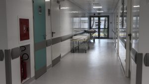 Υπό έλεγχο η φωτιά στο Νοσοκομείο “Σωτηρία”  – Ξέσπασε μετά από έκρηξη μηχανήματος