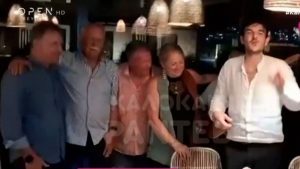 Γιώργος Παπαδάκης: Καλοκαιρινές στιγμές στη Νάξο μετά το τηλεοπτικό του «αντίο» – Γλέντησε μέχρι το πρωί