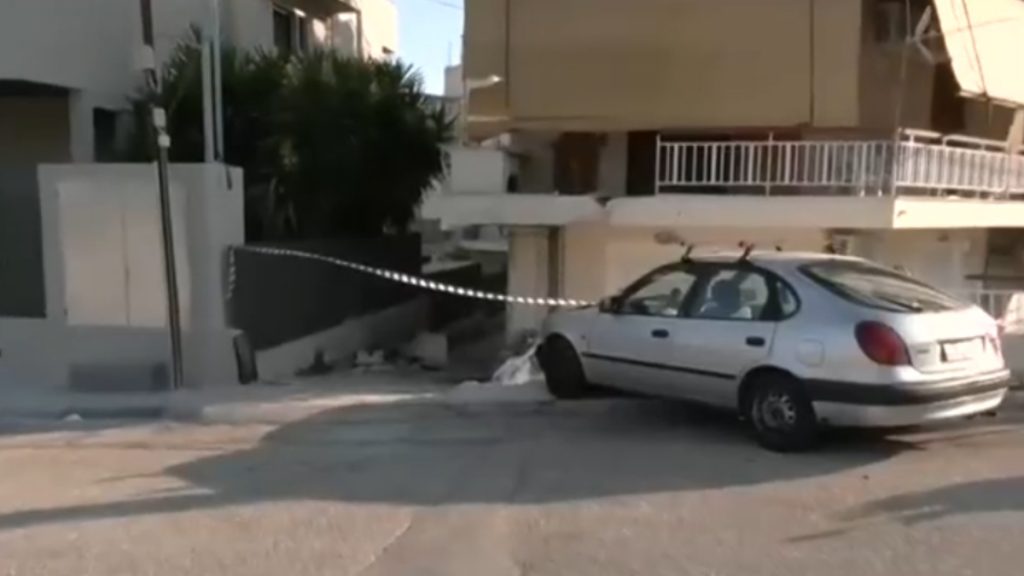 Παπάγου: Λεωφορείο έπεσε… ακυβέρνητο σε πολυκατοικία – «Νομίσαμε ότι έγινε σεισμός» λέει ένοικος (βίντεο)