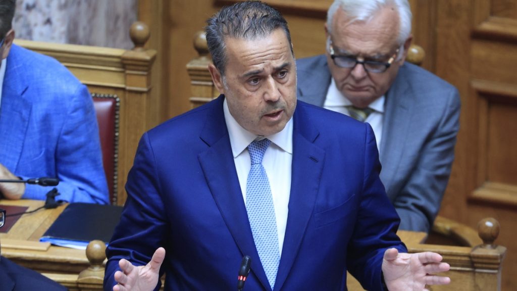 Σταύρος Παπασταύρου: Επίσκεψη σε Αμοργό, Λιάδια, Κίναρο και Λέβιθα