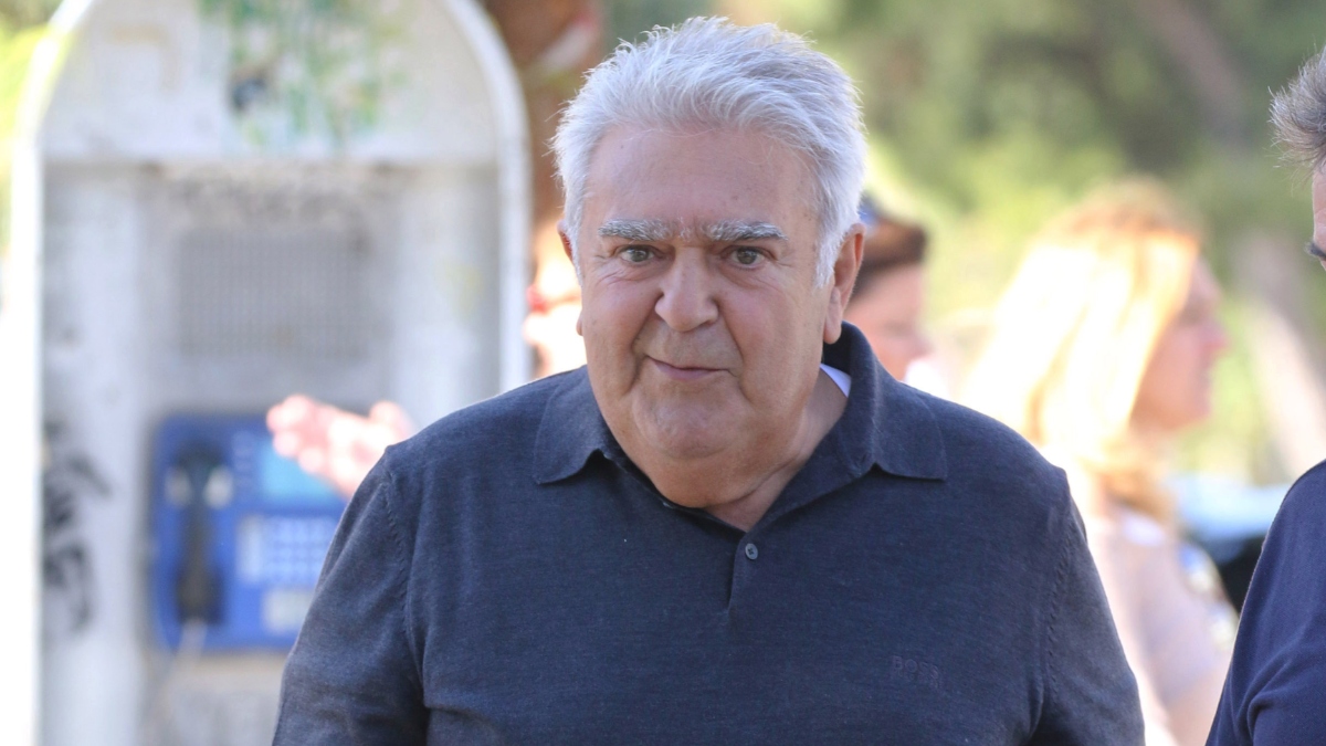 Πασχάλης Τερζής: Δείτε πώς είναι σήμερα στα 76 του – Σπάνια φωτογραφία του τραγουδιστή (pic)