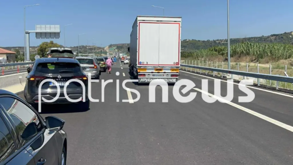 Πατρών – Πύργου: Ξεκίνησε η λειτουργία του αυτοκινητόδρομου – Δείτε εικόνες από τα πρώτα αυτοκίνητα
