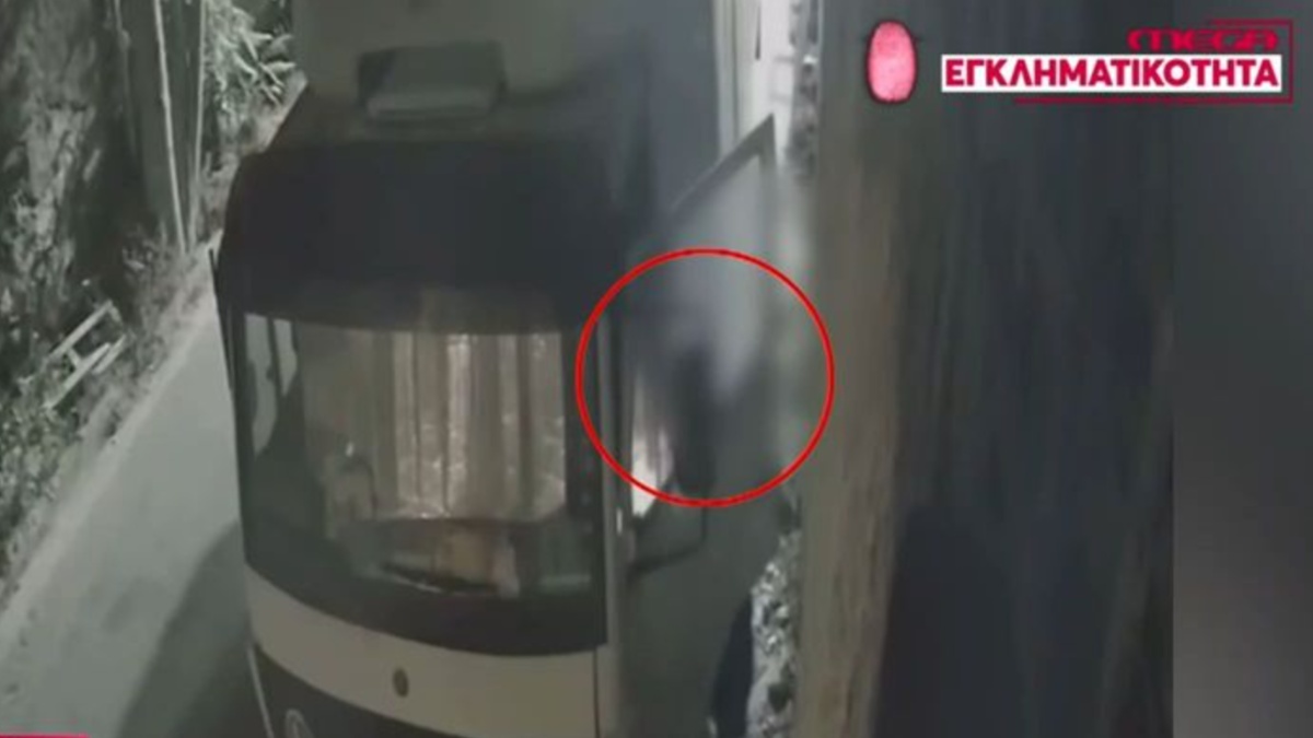 Βίντεο ντοκουμέντο από 4 νεαρούς που κλέβουν ένα φορτηγό στον Πειραιά