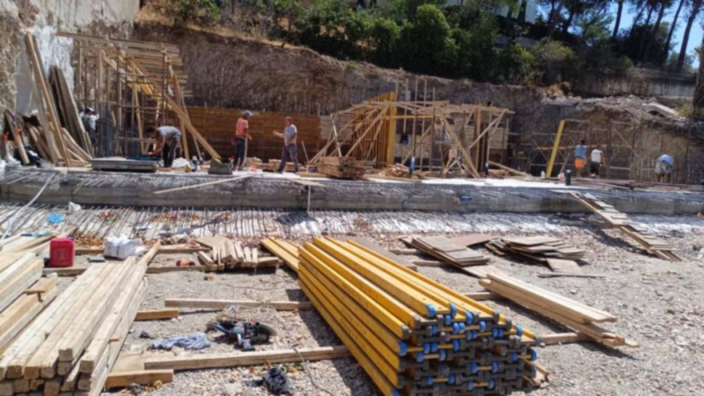 Πεντέλη: Μία σύλληψη για εκτέλεση εργασιών με τροχό κοπής εν μέσω ακραίου κινδύνου πυρκαγιάς (Εικόνες)