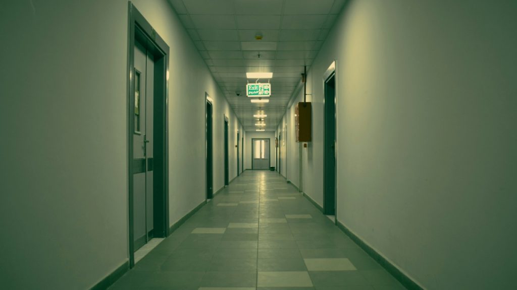 Γιαννάκος: Συνιστά ψυχραιμία στις εισαγγελικές εντολές εγκλεισμού σε ψυχιατρικές κλινικές – “Πάνω από 50% οι ακούσιες εισαγωγές στην Ελλάδα”