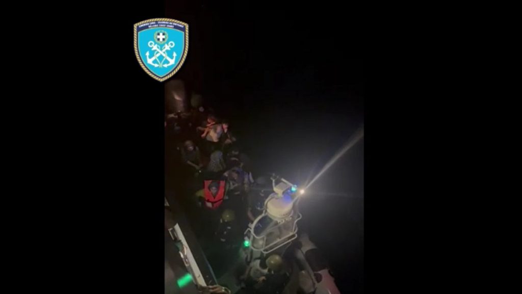 Βίντεο ντοκουμέντο από τη διάσωση 104 μεταναστών ανοιχτά της Ρόδου