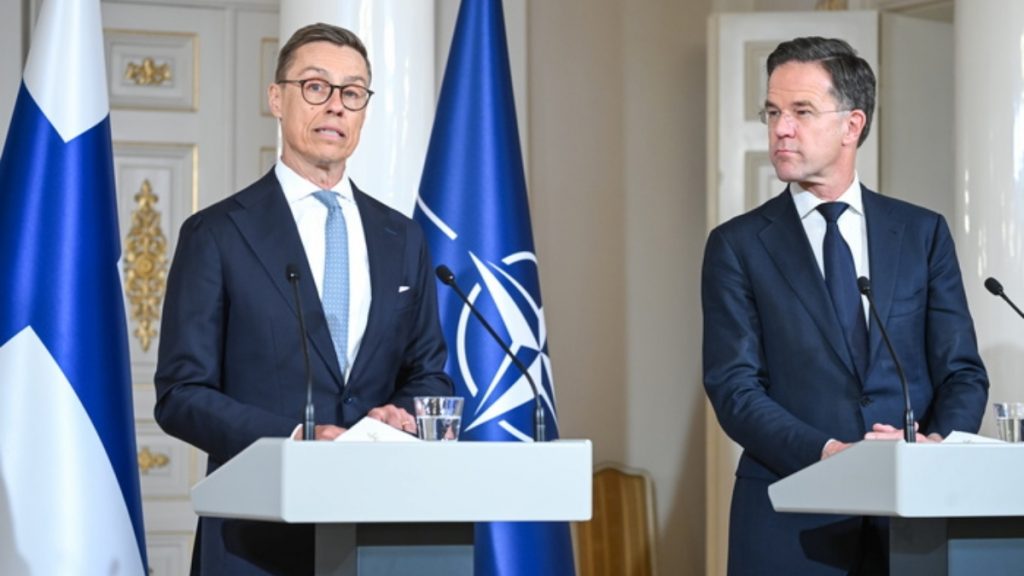Politico: Ο ΓΓ του ΝΑΤΟ, Μαρκ Ρούτε, και ο Φινλανδός πρωθυπουργός, Αλεξάντερ Στουμπ, μαζί με τον Ζελένσκι στον Λευκό Οίκο”