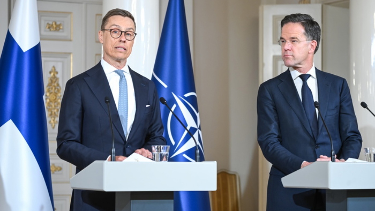 Politico: Ο ΓΓ του ΝΑΤΟ, Μαρκ Ρούτε, και ο Φινλανδός πρωθυπουργός, Αλεξάντερ Στουμπ, μαζί με τον Ζελένσκι στον Λευκό Οίκο”