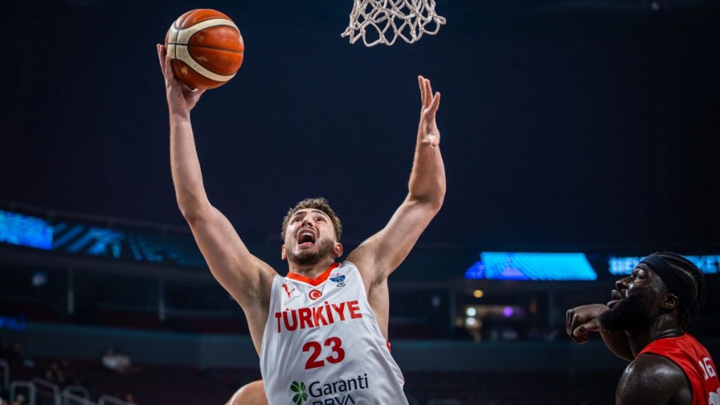Eurobasket 2025: Η Τουρκία του Αταμάν διέλυσε την Πορτογαλία και πέρασε στα νοκ-άουτ