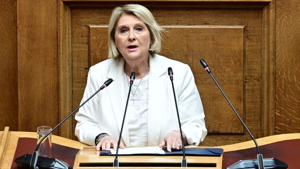 Απάντησε η Βούλτεψη στον Ζαχαριάδη: «Έπαψε ο ΣΥΡΙΖΑ να συμφωνεί με τον καθηγητή Γκολντάμερ;»