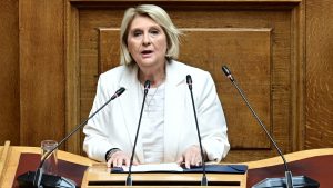 Απάντησε η Βούλτεψη στον Ζαχαριάδη: «Έπαψε ο ΣΥΡΙΖΑ να συμφωνεί με τον καθηγητή Γκολντάμερ;»