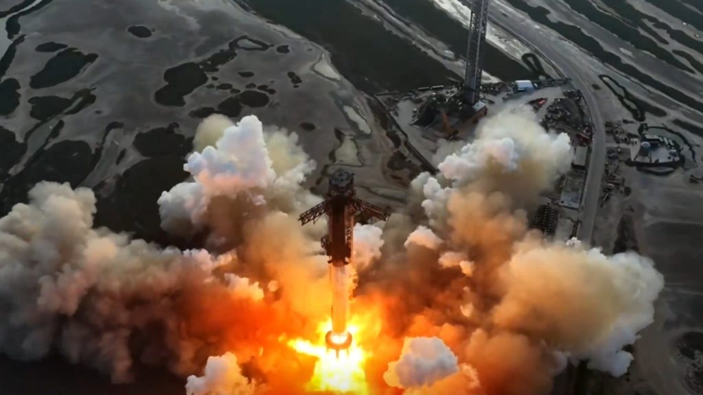 SpaceX: Επιτυχημένη η 10η δοκιμαστική πτήση του Starship, του ισχυρότερου πυραύλου στον κόσμο (βίντεο)
