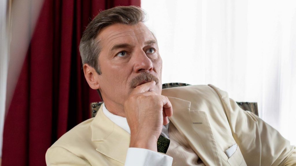 Ο Γιάννης Στάνκογλου στο «Grand Hotel» – Εμφανίζεται ως ο διαβόητος Γεράσιμος Χατζημήτρος
