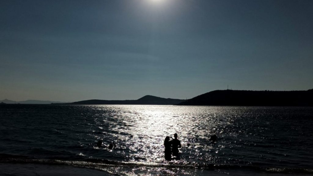 Καιρός: Καλοκαίρι με 33άρια από την Τρίτη – Εξασθενεί από Δευτέρα η αφρικανική σκόνη
