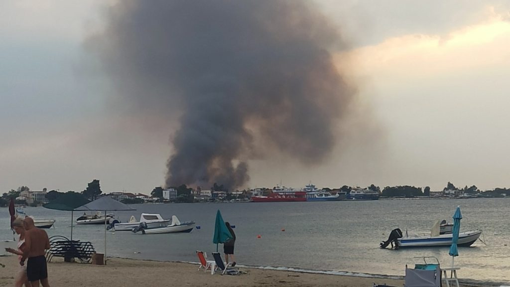 Τέσσερις πυρκαγιές στη Θάσο – Ισχυρές δυνάμεις πυρόσβεσης στο νησί