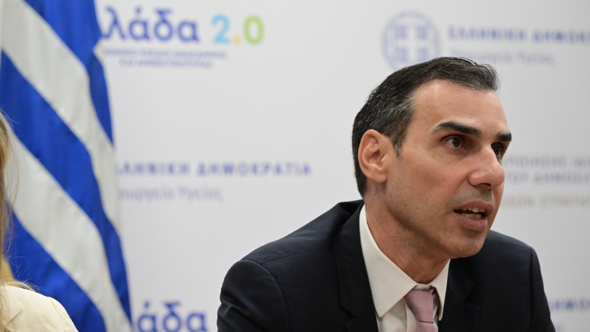 Θεμιστοκλέους: Νέες παρεμβάσεις για τα ΤΕΠ και ενίσχυση της υγείας στα νησιά – Διπλασιάστηκαν οι αεροδιακομιδές