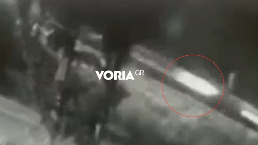 Θεσσαλονίκη: Με ιλιγγιώδη ταχύτητα έτρεχε η μαύρη Porsche – Bίντεο ντοκουμέντο λίγα λεπτά πριν το σοκαριστικό ατύχημα