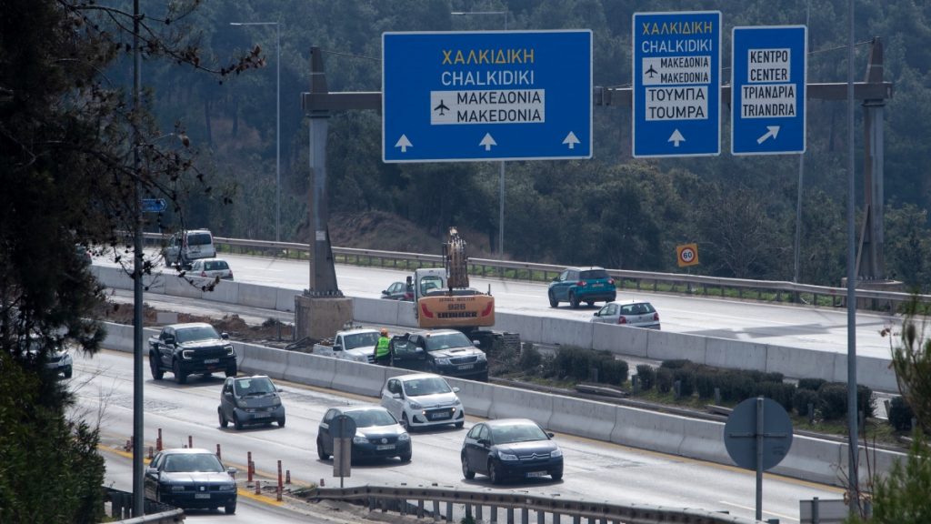Καραμπόλα τριών οχημάτων στον περιφερειακό Θεσσαλονίκης