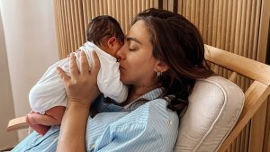 Ευρυδίκη Βαλαβάνη: Η νέα τρυφερή φωτογραφία του νεογέννητου γιου της – «Αύγουστος»